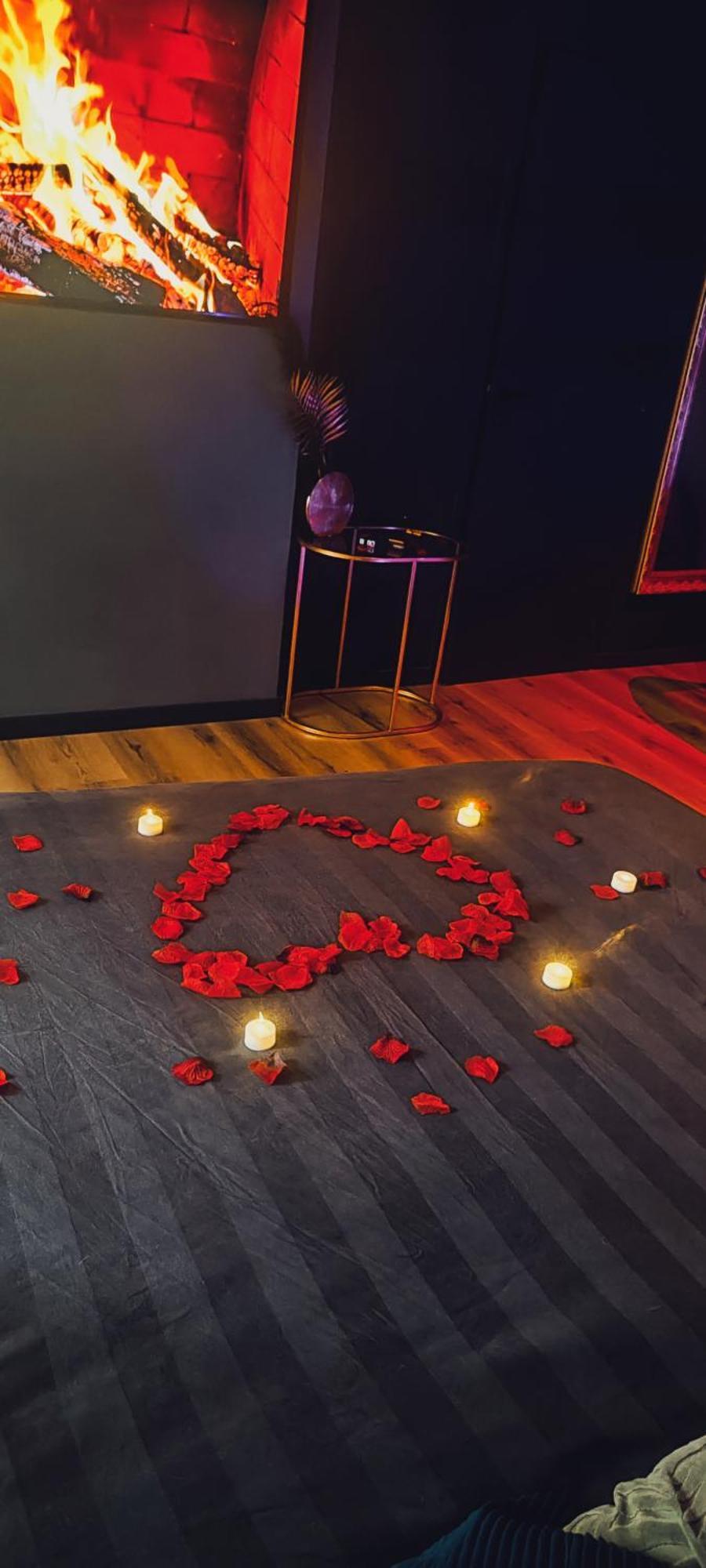 Loveroomxspa Bourg-Saint-Christophe Номер фото