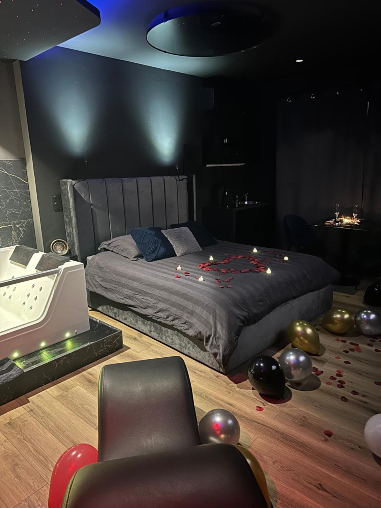 Loveroomxspa Bourg-Saint-Christophe Экстерьер фото
