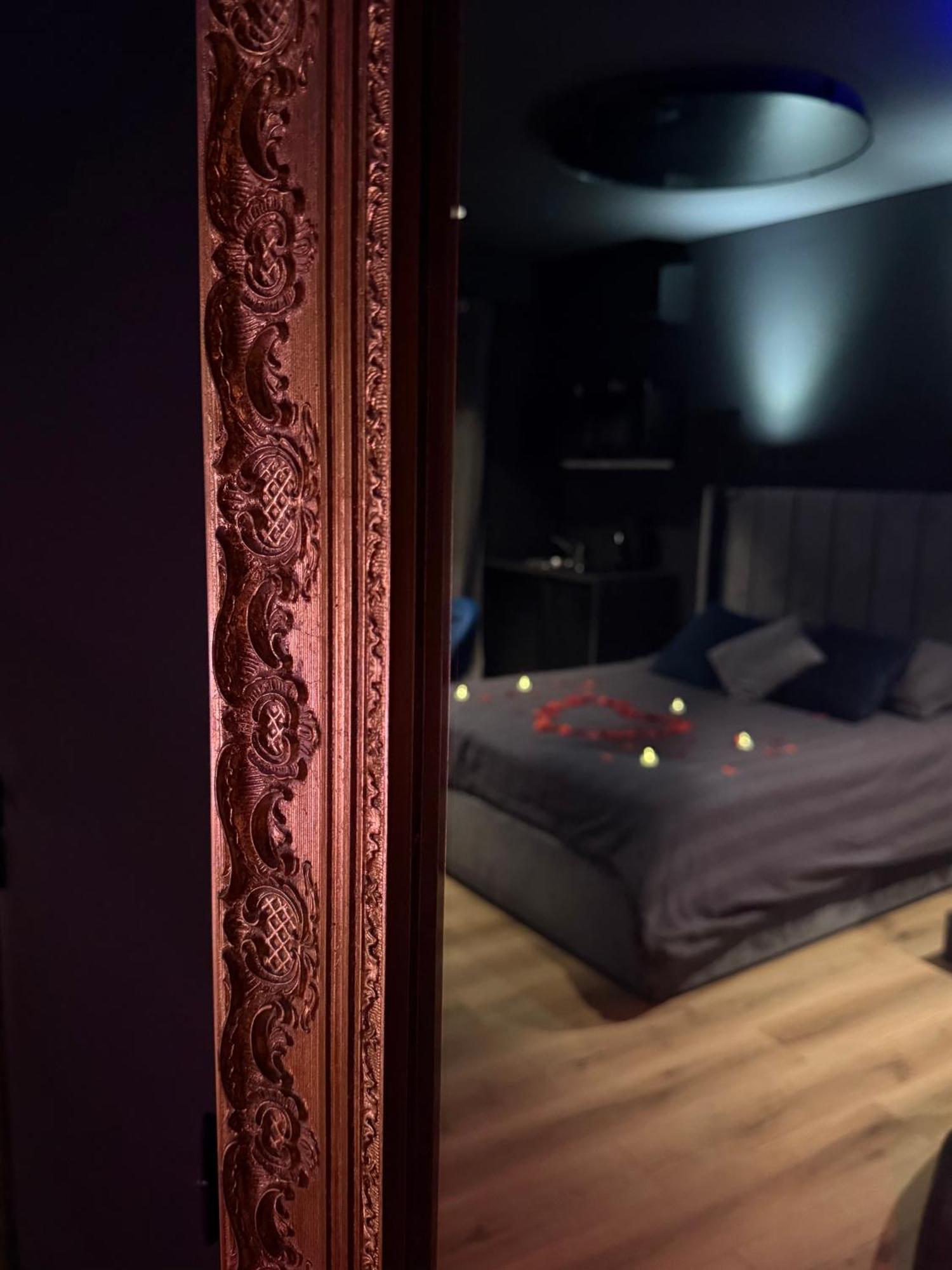 Loveroomxspa Bourg-Saint-Christophe Экстерьер фото